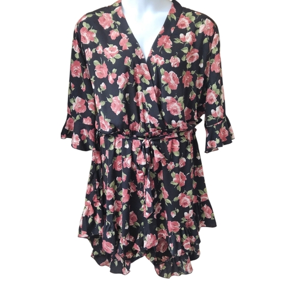 BOOHOO Plus Size Rose Floral Ruffle Tie Playsuit/Romper Plus Size 22 - Picture 8 of 14